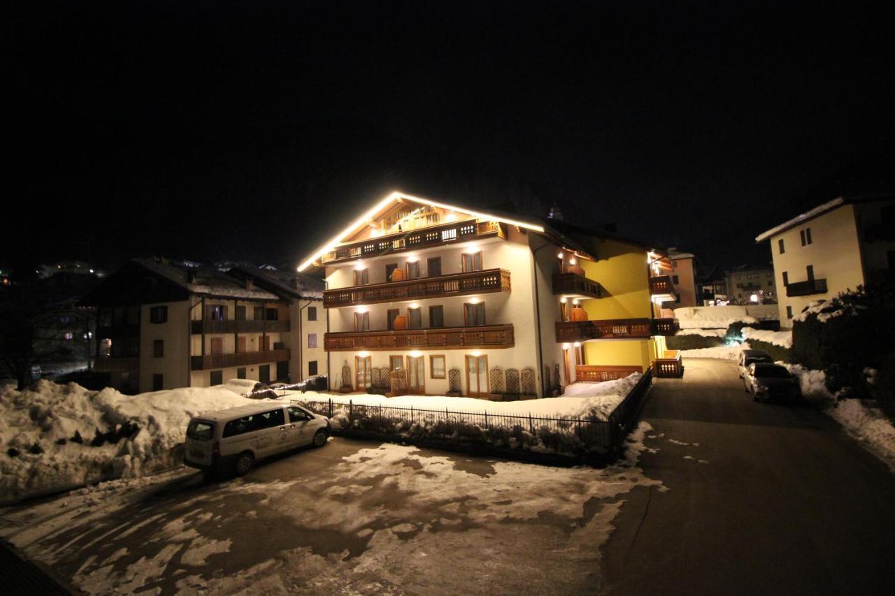 Park Residence Imperator Карисоло Екстериор снимка