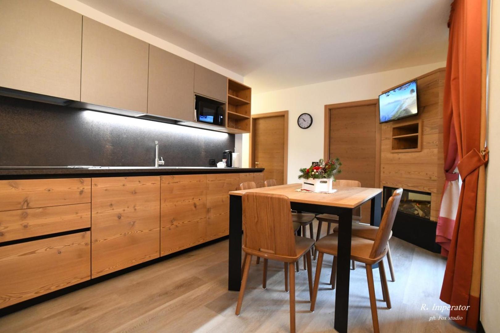 Park Residence Imperator Карисоло Екстериор снимка