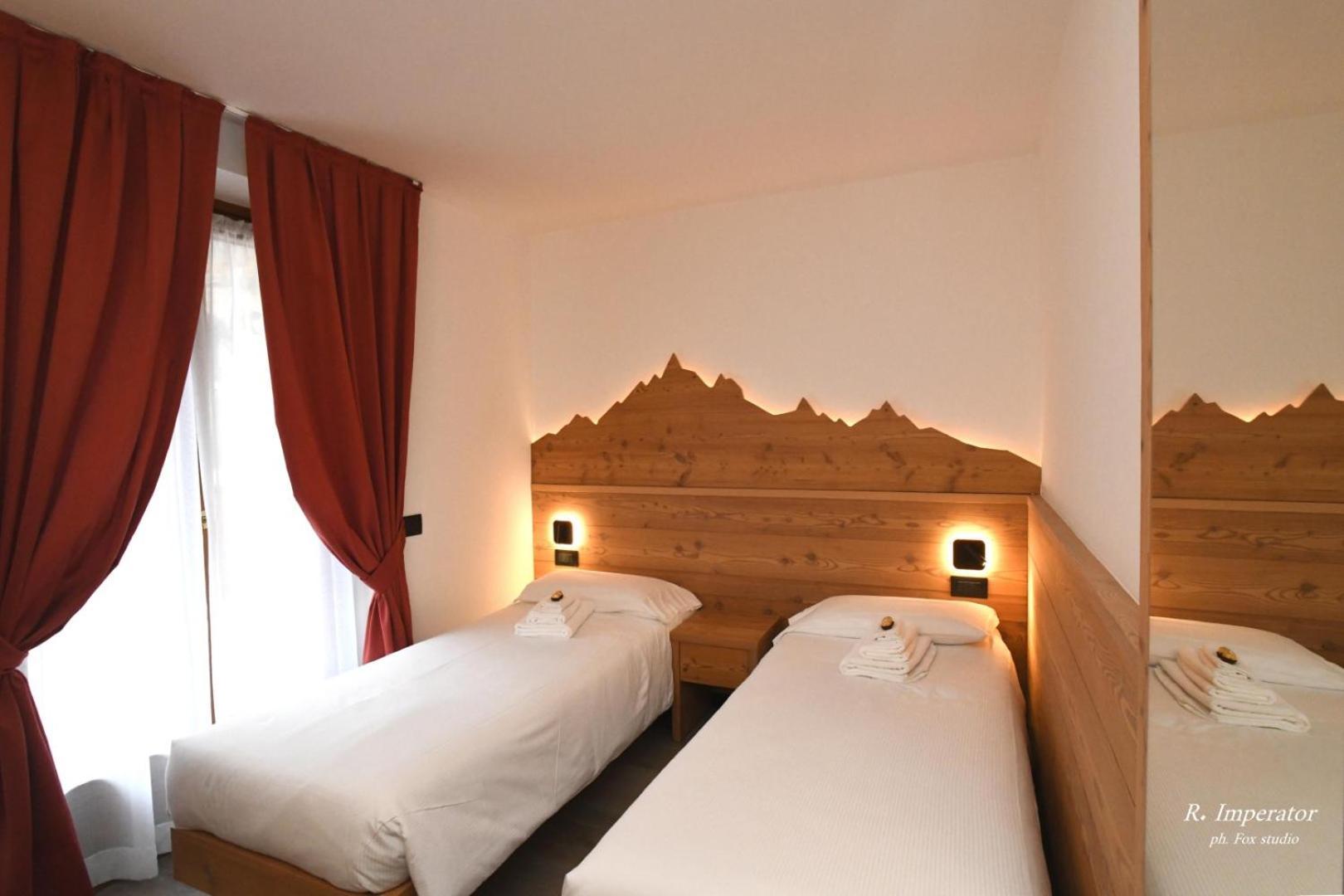 Park Residence Imperator Карисоло Екстериор снимка
