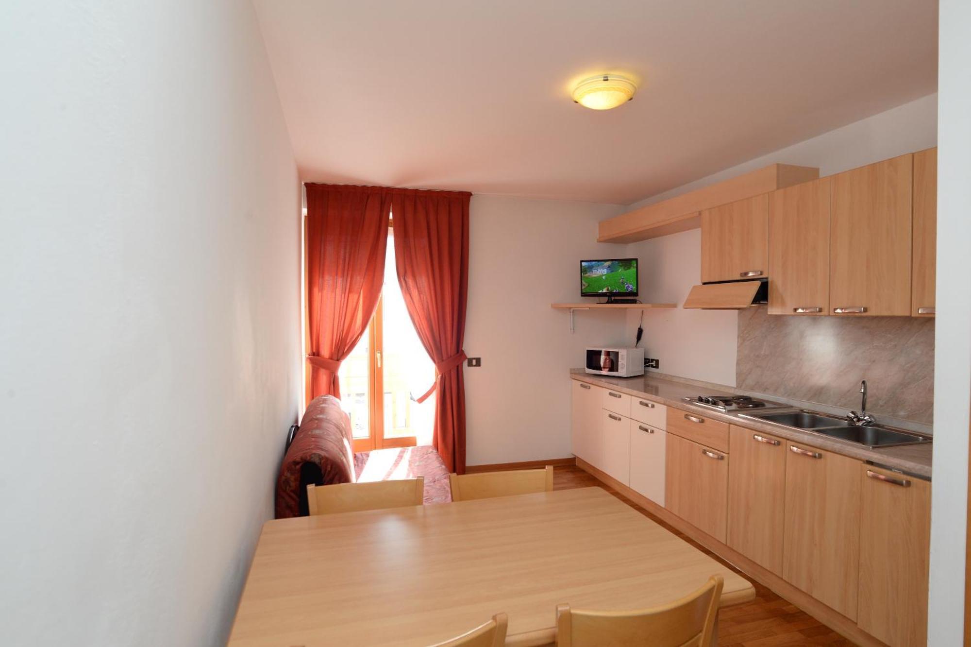 Park Residence Imperator Карисоло Екстериор снимка