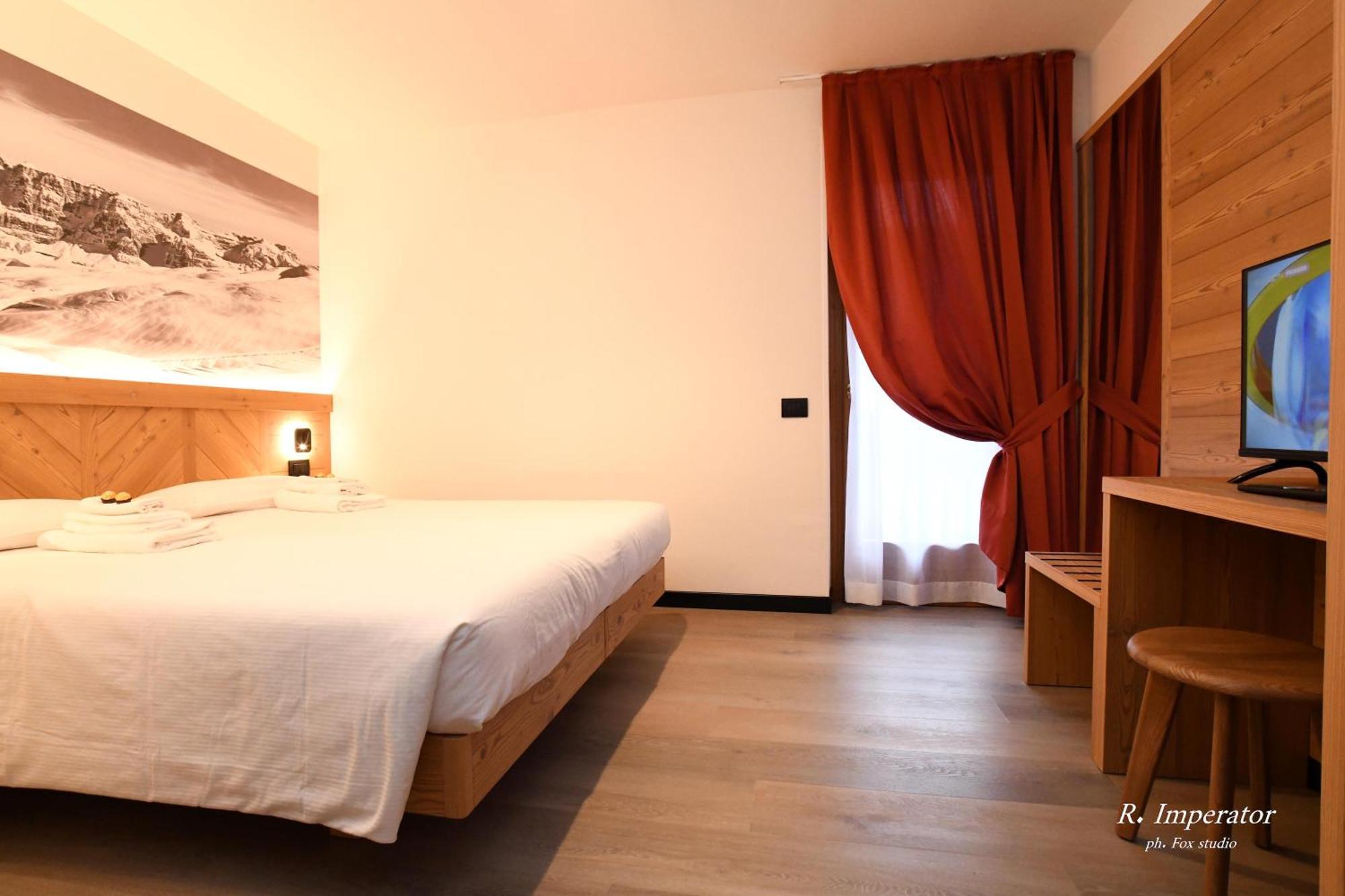 Park Residence Imperator Карисоло Екстериор снимка