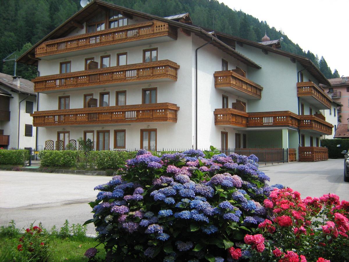 Park Residence Imperator Карисоло Екстериор снимка